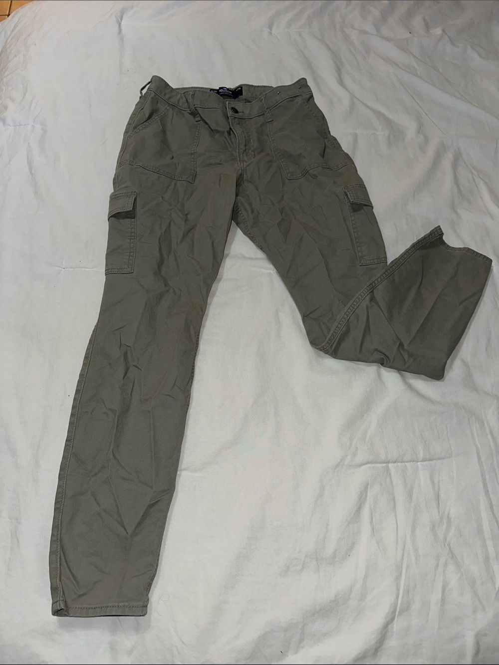 Hollister Men's Cargo Pants in Olive Green